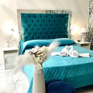 https://villa-la-vecchia-rosa.catania-hotels.net